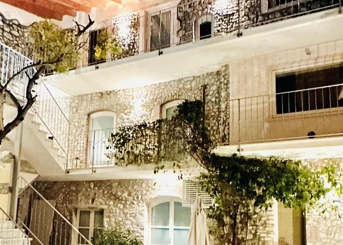 Апартаменты Borgo Dei Sogni Сан-Феличе-дель-Бенако